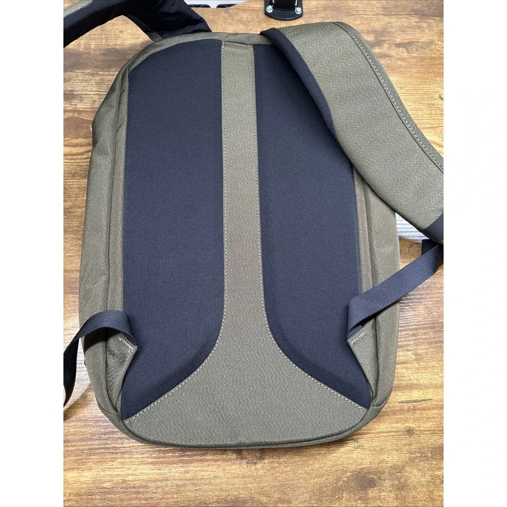 NWOT Alpaka Metro Laptop Bag Backpack Green | Axogrid 210D 12L